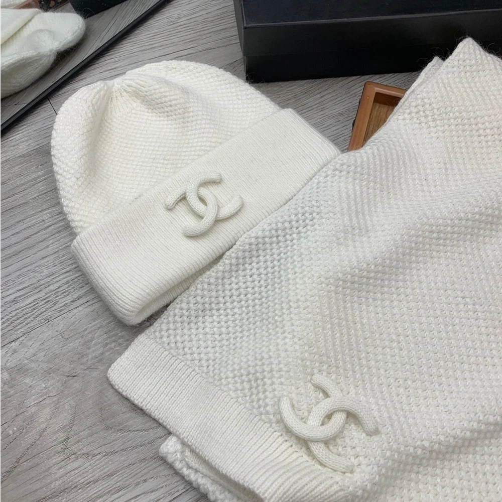 CHANEL Cream Knit Beanie & Scarf Set